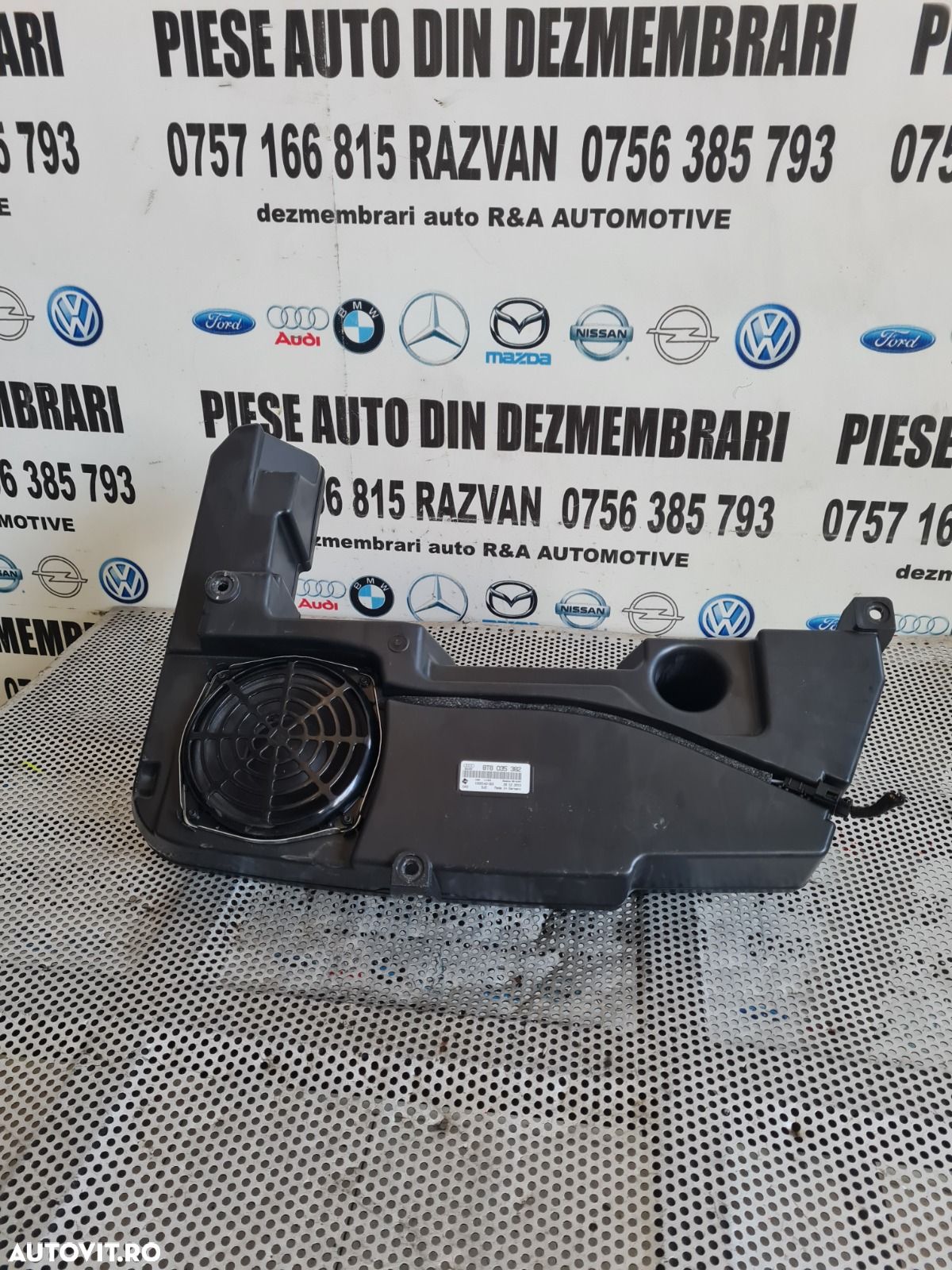 Subwoofer Tub De Bass Audi A5 8T An 2007-2008-2009-2010-2011-2012-2013-2014-2015 Cod 8T8035382 Dezmembrez Audi A5 8T 2.7 Tdi Euro 5 Motor CGKA Cutie Automata MMW Bixenon Volan Stanga - Dezmembrari Arad - 1