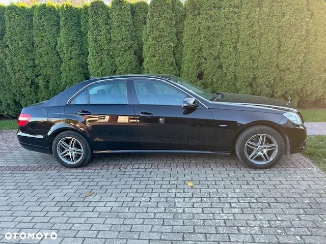 Mercedes-Benz Klasa E 200 CGI BlueEFFICIENCY Automatik - 1