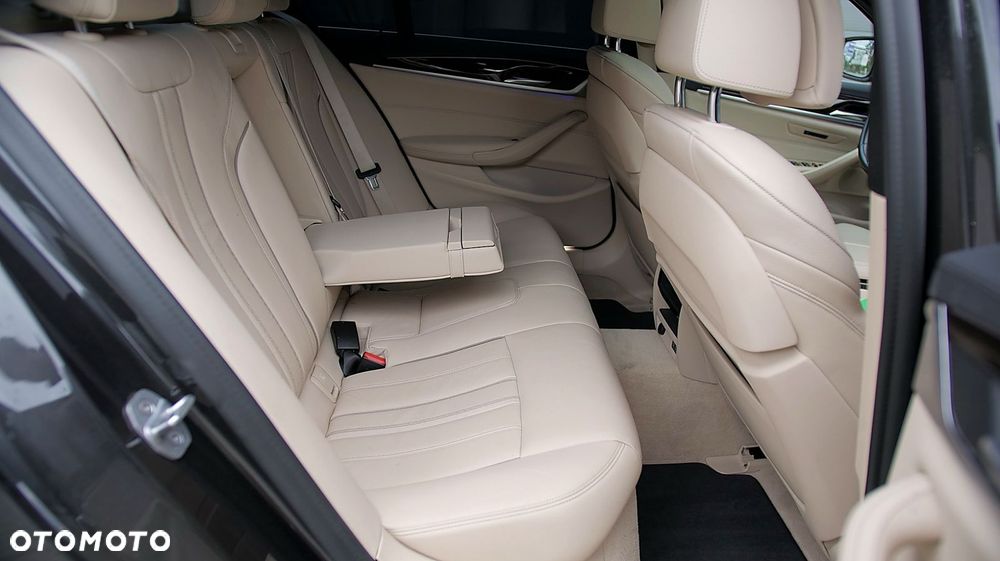 BMW Seria 5 530e iPerformance Sport - 17