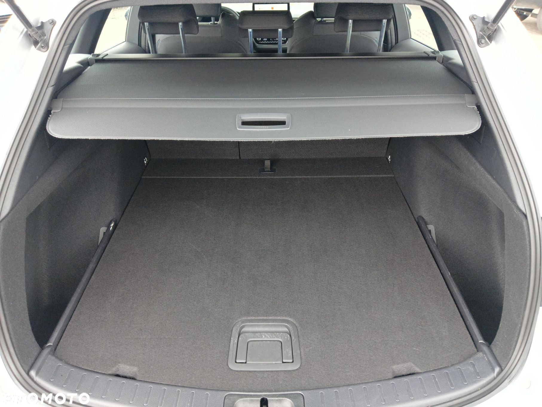 Toyota Corolla - 12