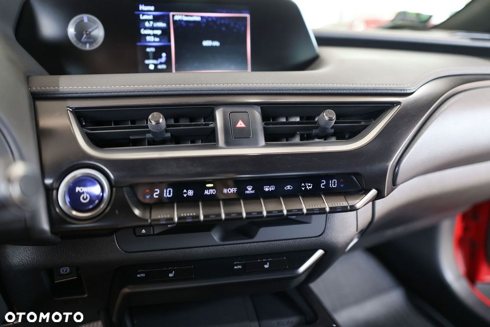 Lexus UX - 19