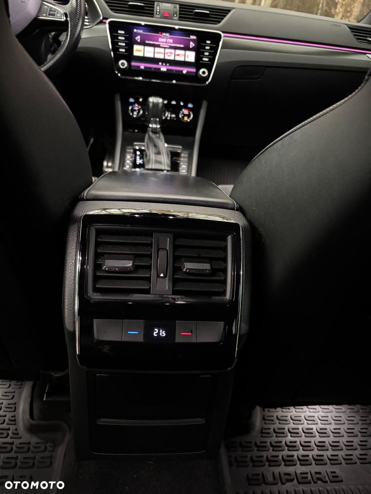 Skoda Superb 2.0 TDI SCR Sportline DSG - 21