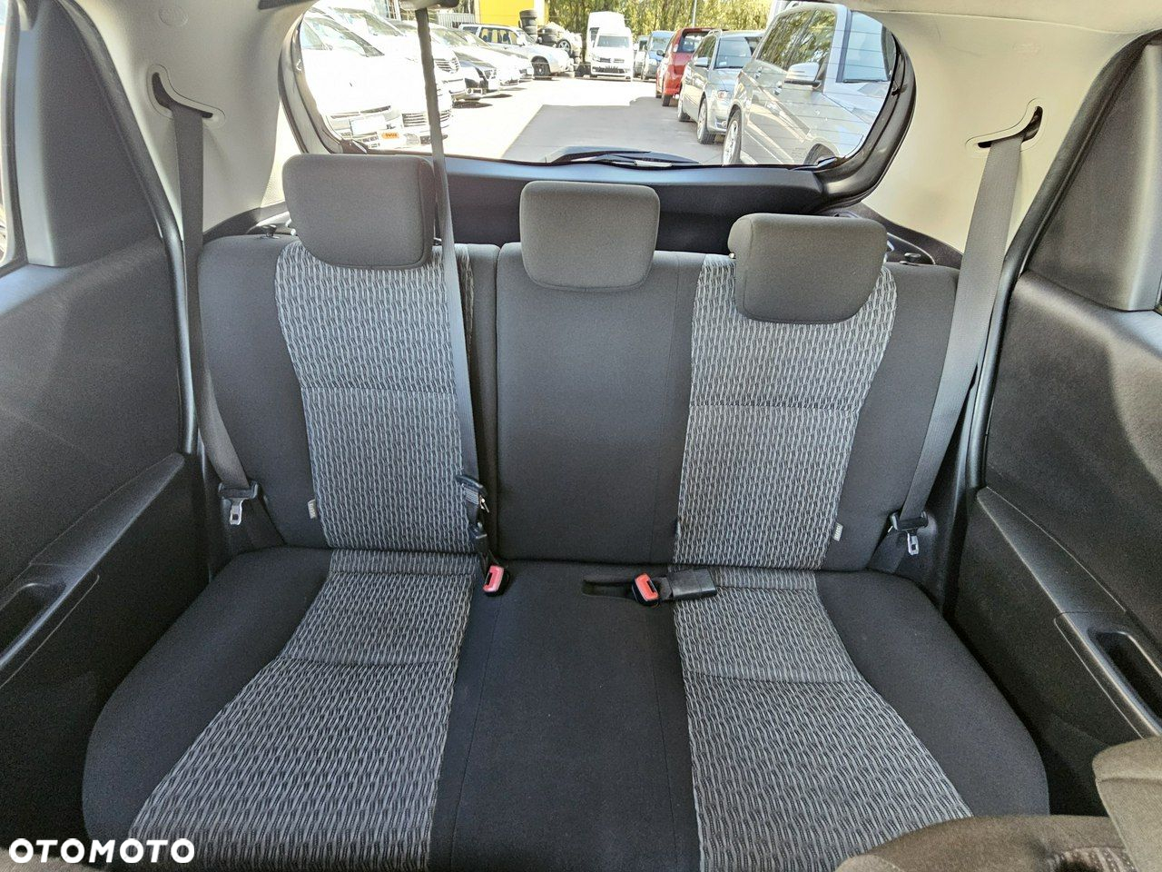 Toyota Yaris - 18