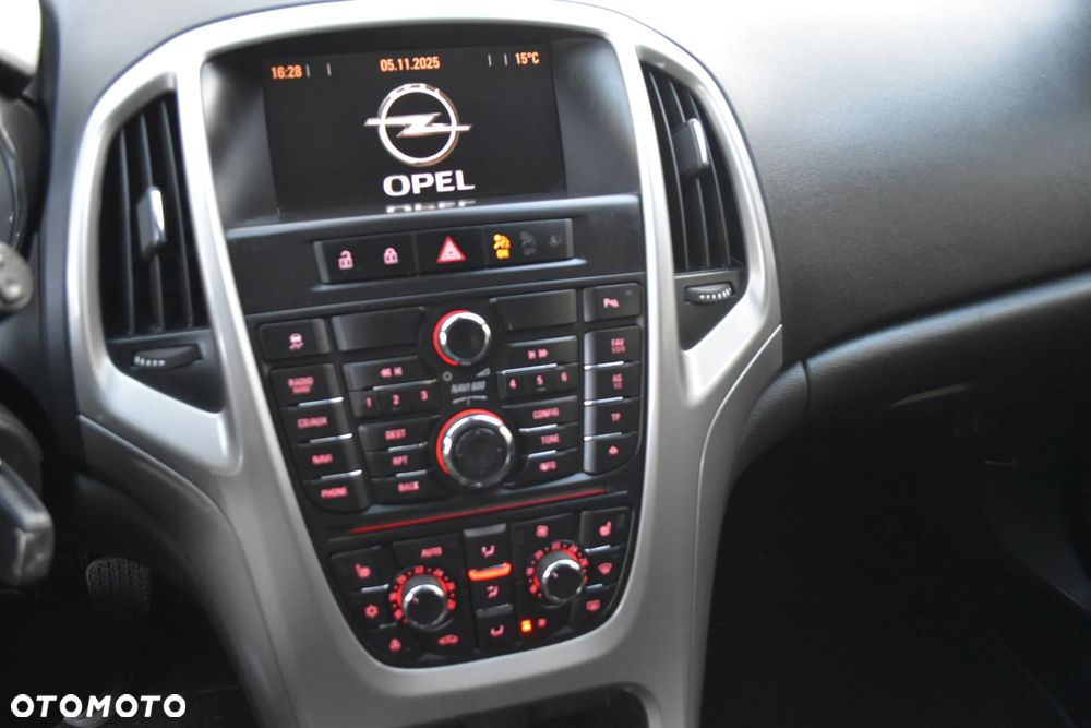 Opel Astra 1.4 Turbo Sports Tourer - 19