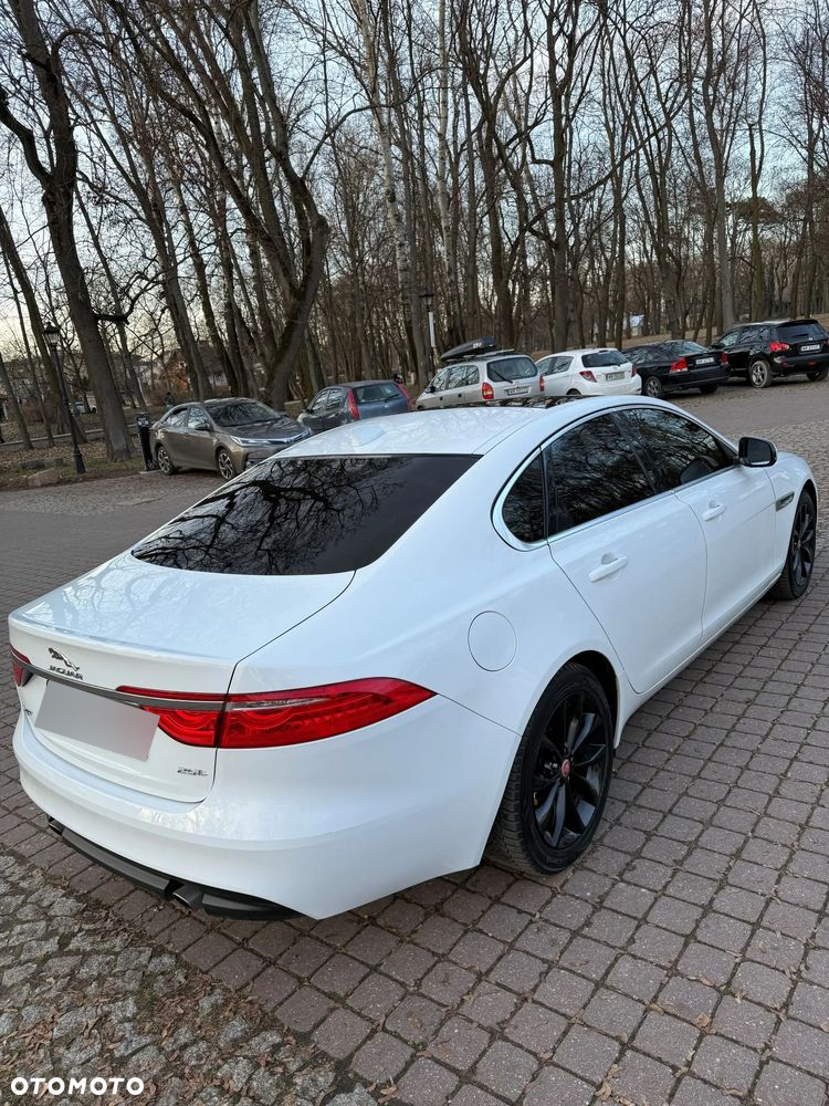 Jaguar XF - 5