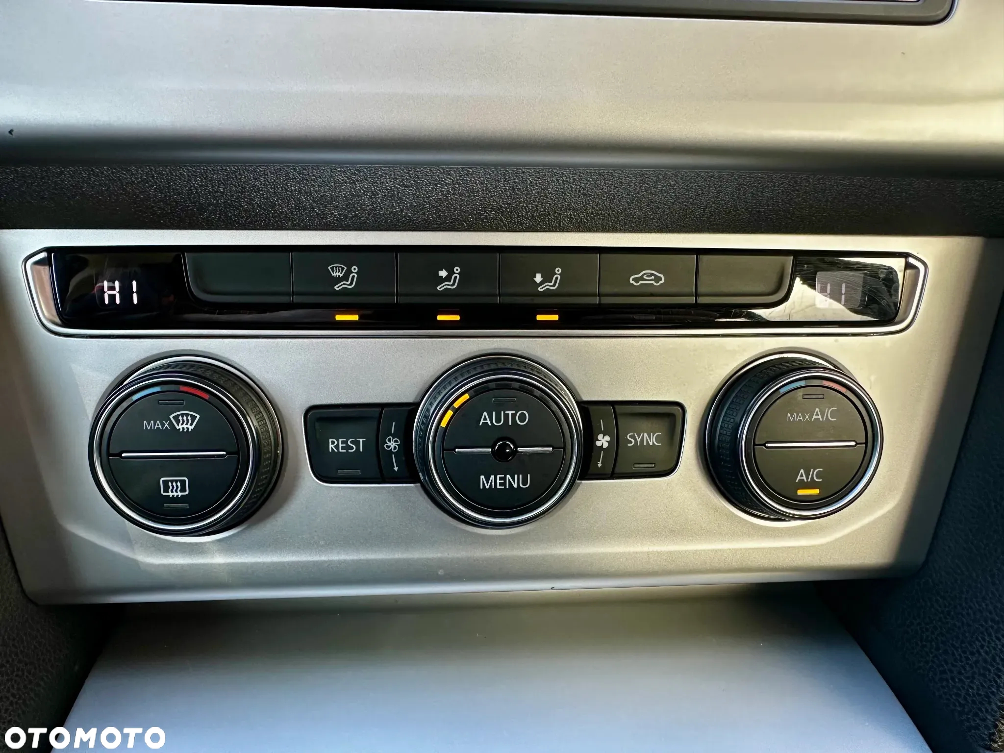 Volkswagen Passat 1.6 TDI BMT Comfortline - 13