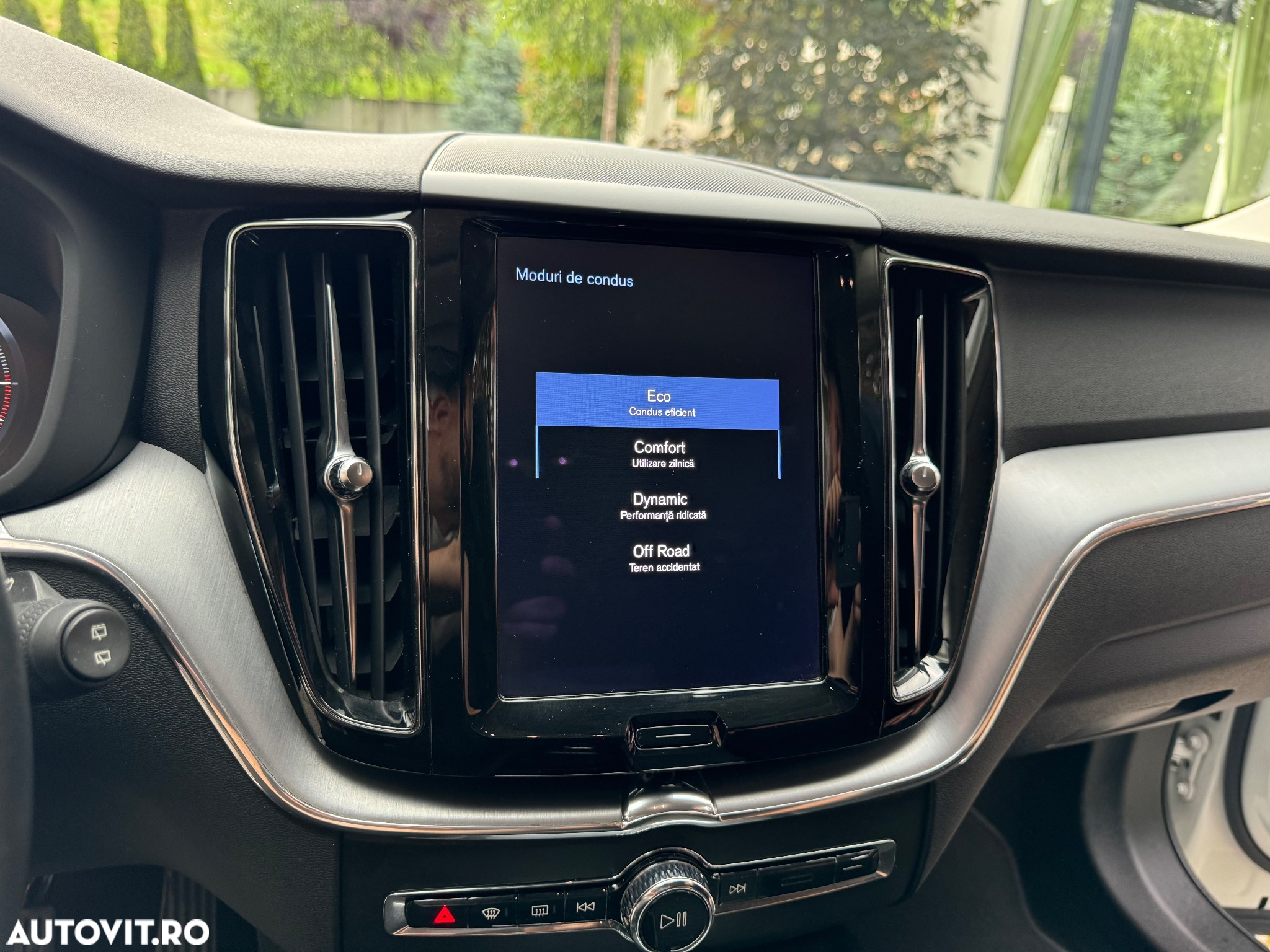 Volvo XC 60 B4 D AWD Geartronic Momentum - 23