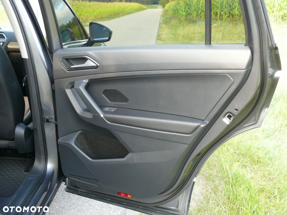 Volkswagen Tiguan Allspace 2.0 TSI 4Mot Highline DSG - 23