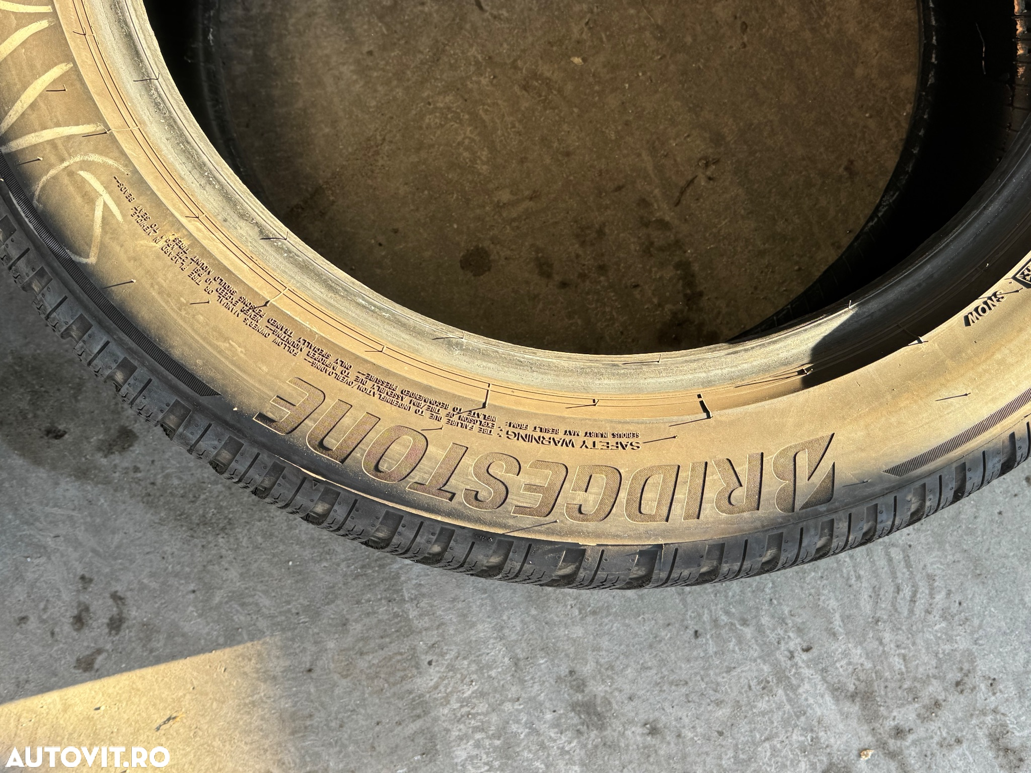 Vând 4 anvelope 285/45/20 bridgestone de iarnă ca noi - 6