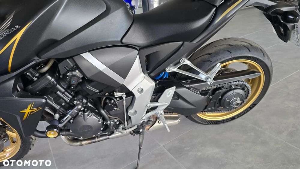 Honda CB - 8