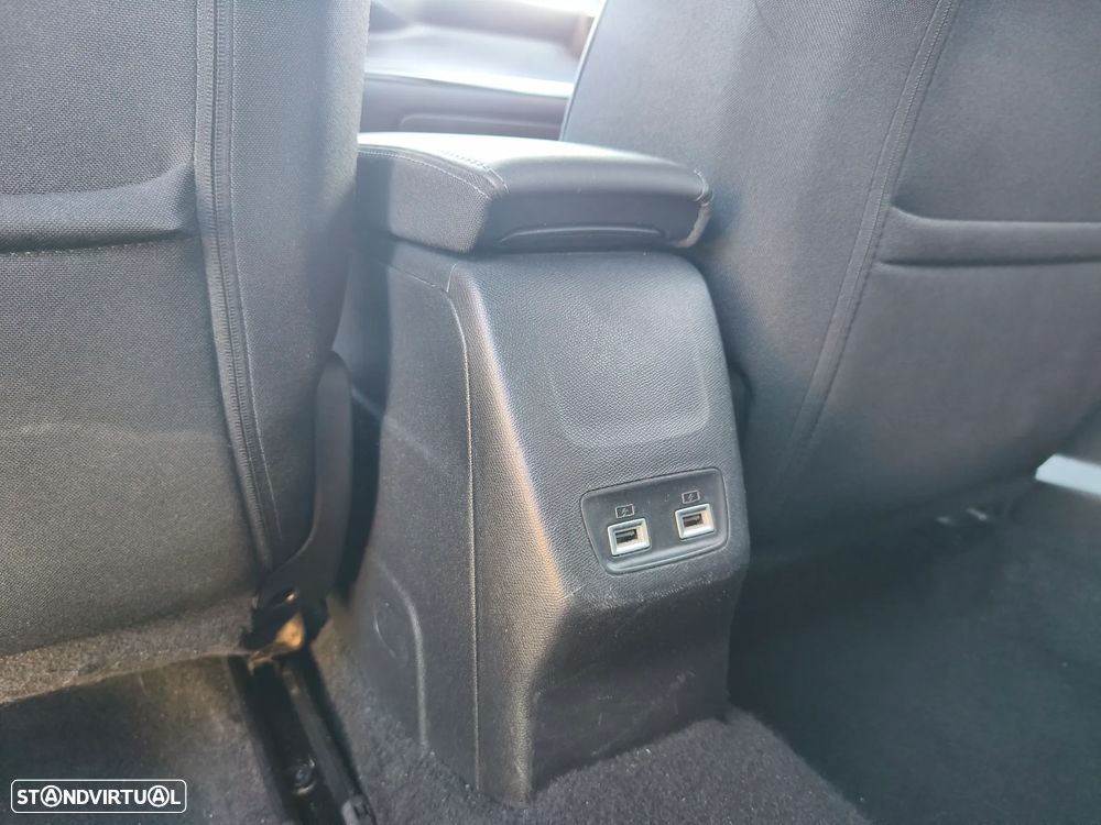 Peugeot 2008 - 8