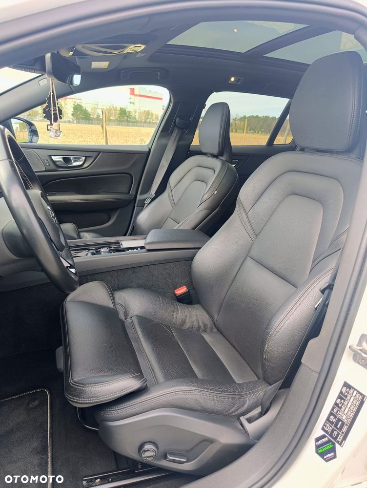 Volvo V60 T5 Geartronic R-Design - 17