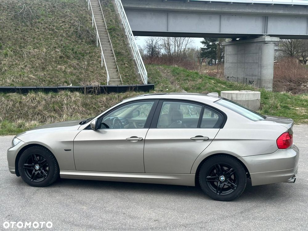 BMW Seria 3 320i - 13