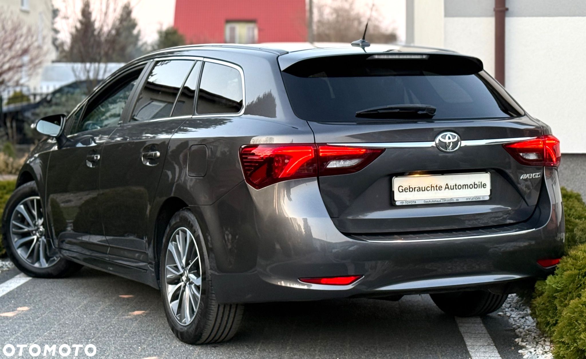 Toyota Avensis Touring Sports 1.8 Edition S+ - 1