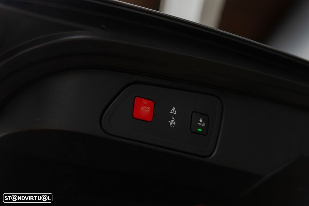 Peugeot 3008 1.2 PureTech Allure EAT8 - 19