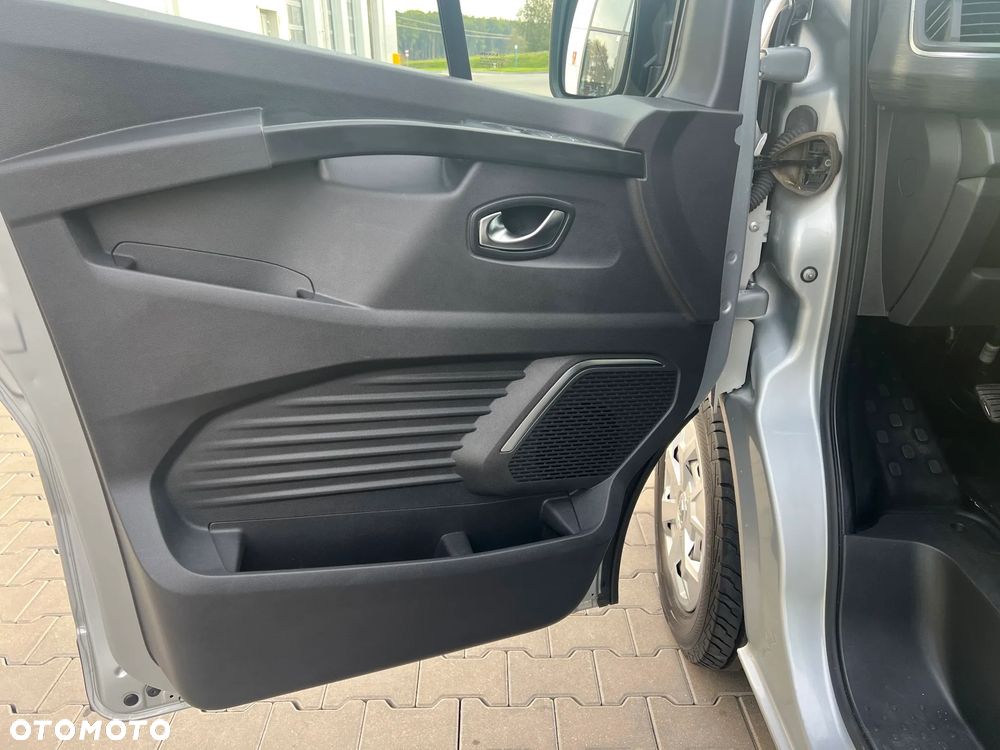 Renault Trafic - 10