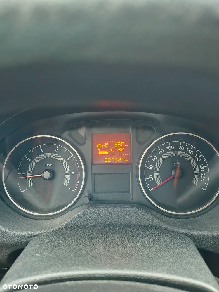 Peugeot 301 1.6 HDi Access - 2