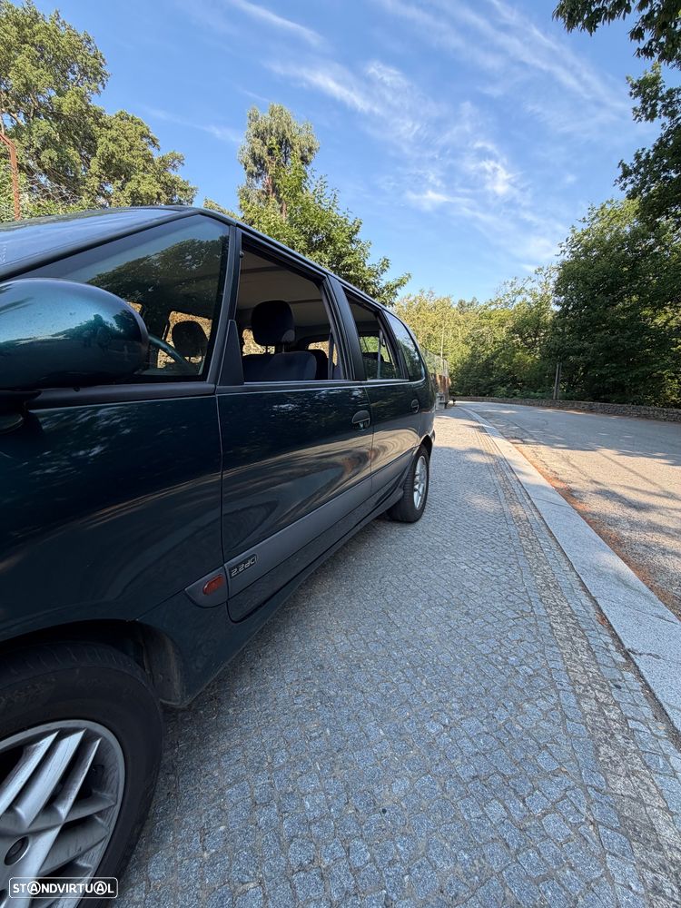 Renault Espace 2.2 dCi Authentique - 3