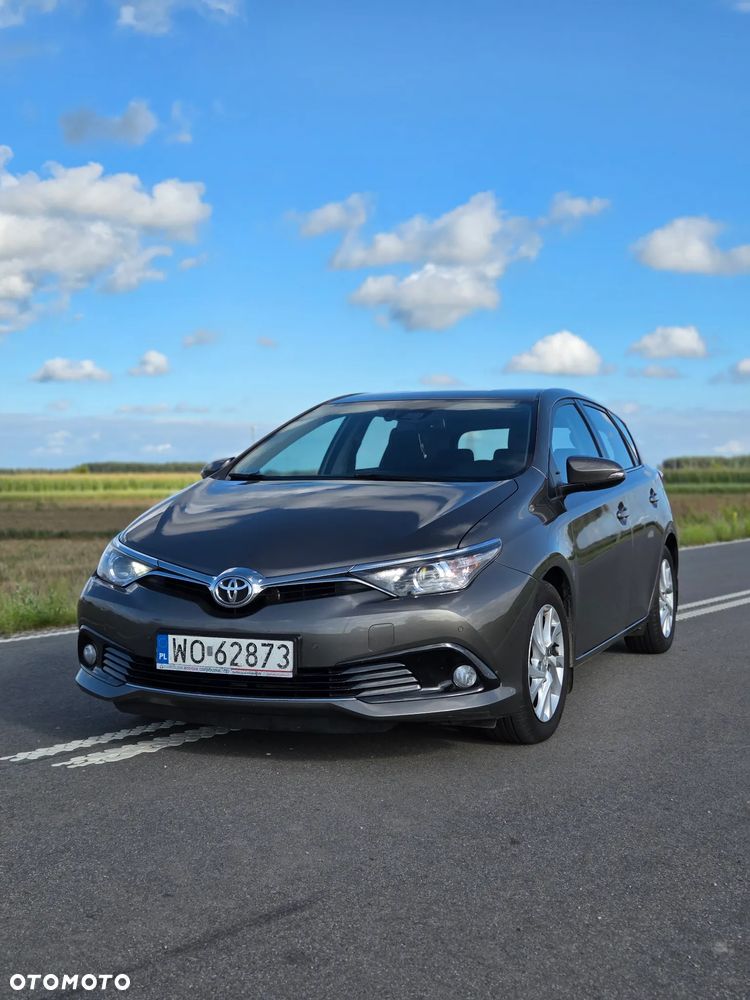 Toyota Auris 1.4 D-4D Premium - 2