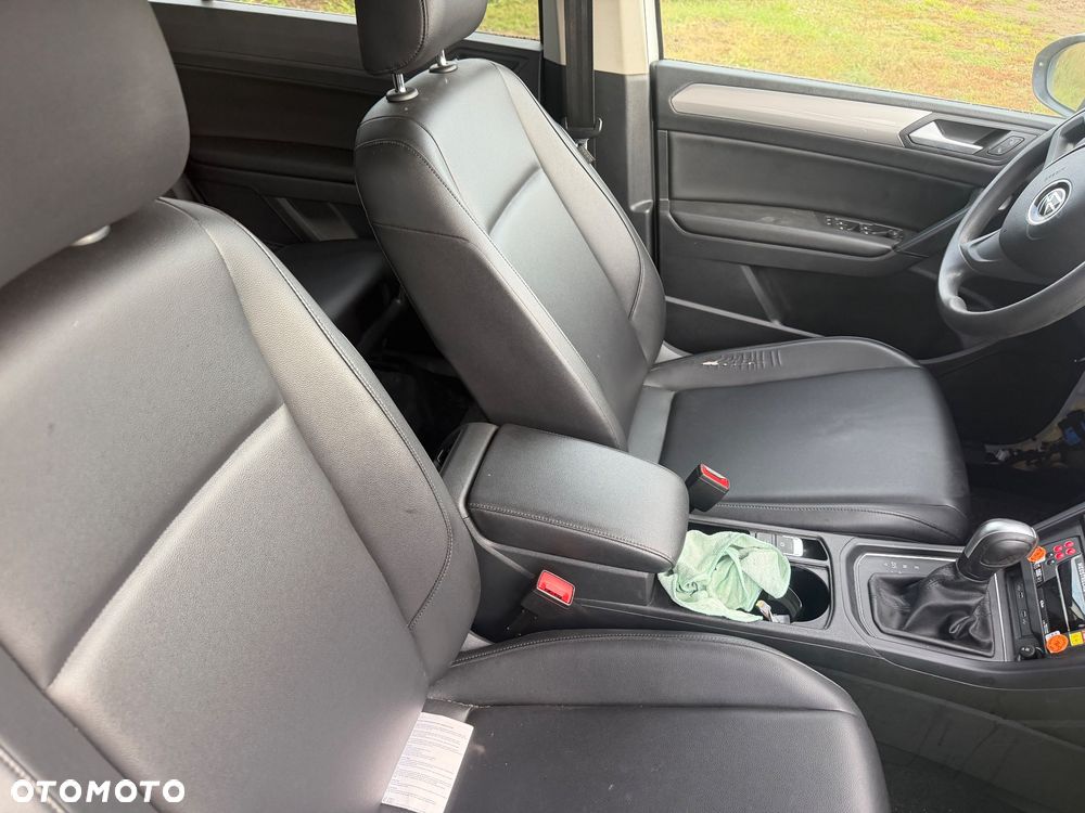 Volkswagen Touran - 13
