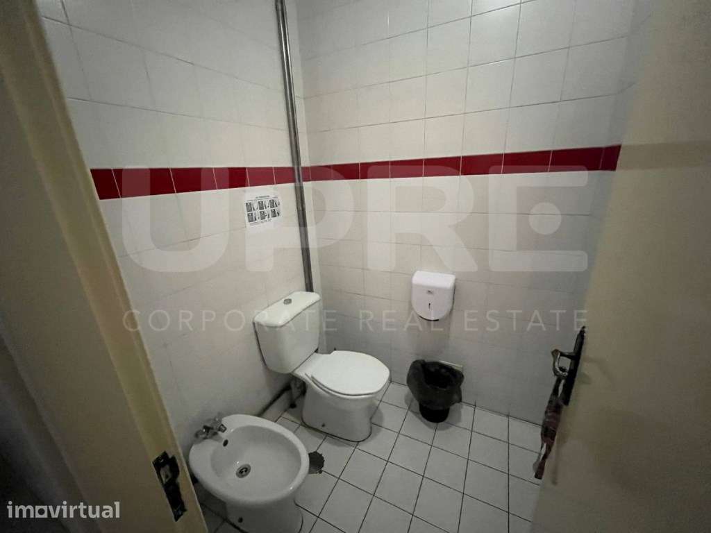 Armazém | ARRENDA | Maia (Aeroporto) - Grande imagem: 4/9