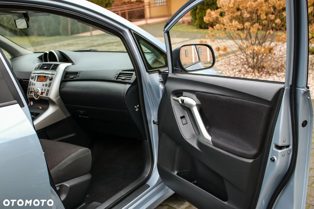 Toyota Verso 2.0 D-4D Executive - 19