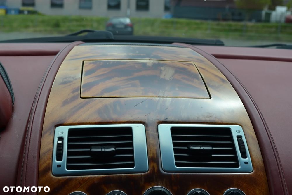 Aston Martin DB9 Touchtronic - 13