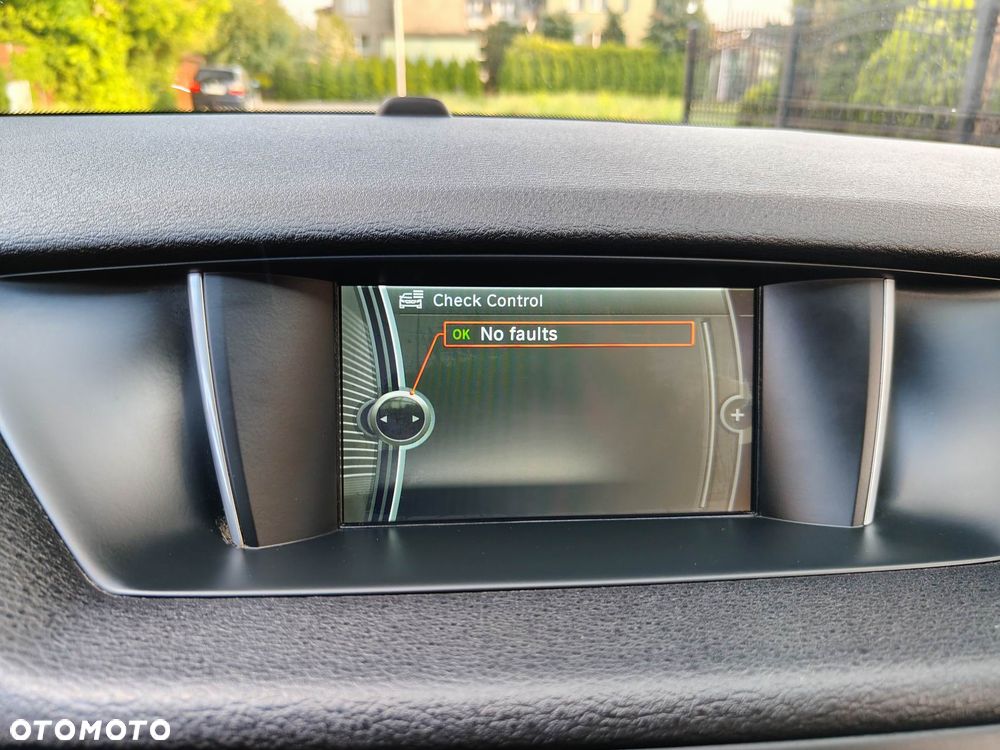 BMW X1 sDrive16d Sport Line - 28