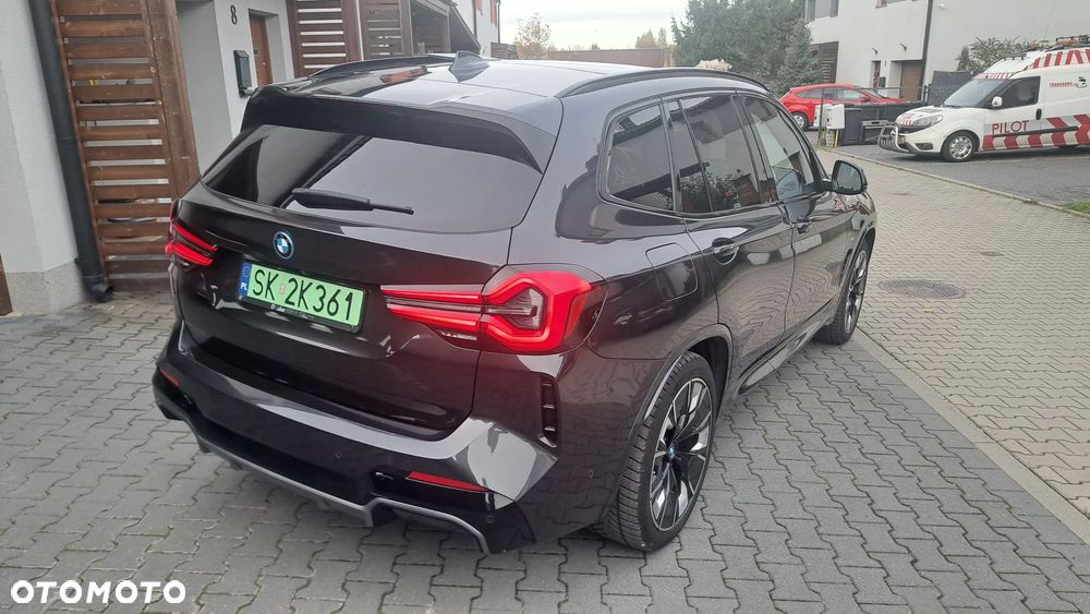 BMW iX3 - 4