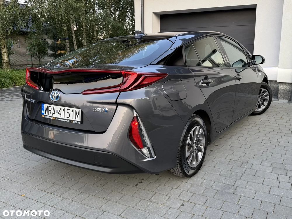Toyota Prius Hybrid Executive - 25