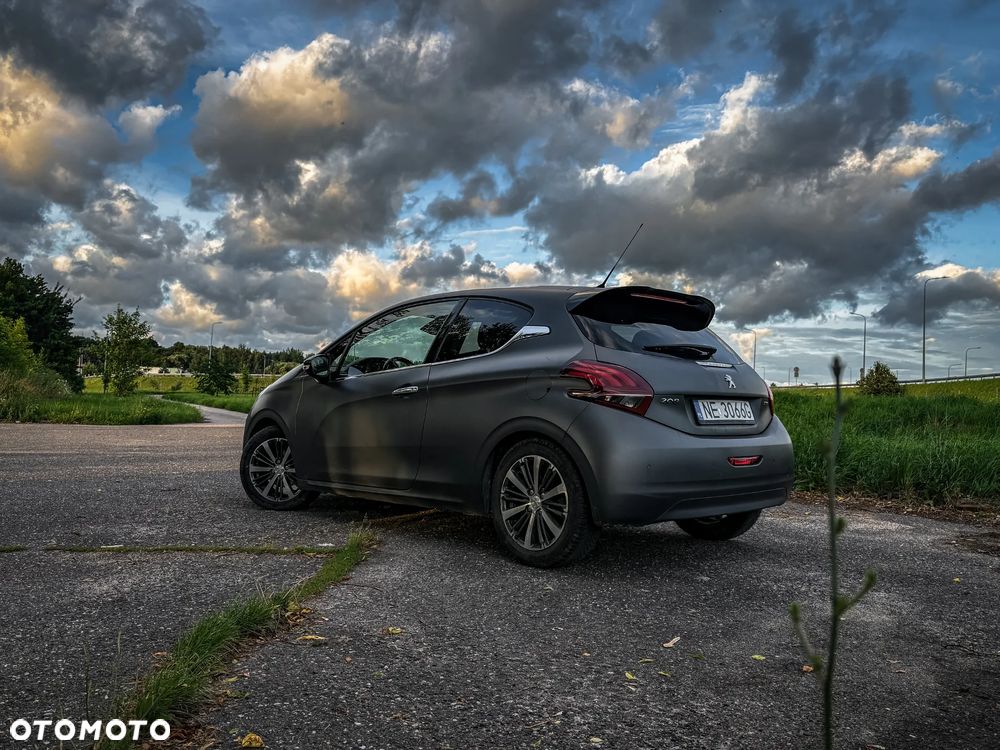Peugeot 208 1.2 PureTech Allure S&S - 6