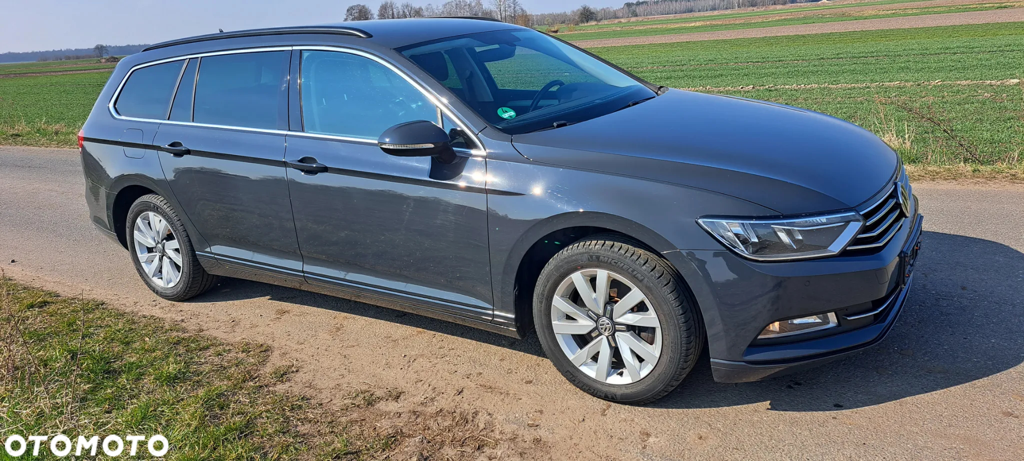 Volkswagen Passat 2.0 TDI (BlueMotion Technology) DSG Comfortline - 9