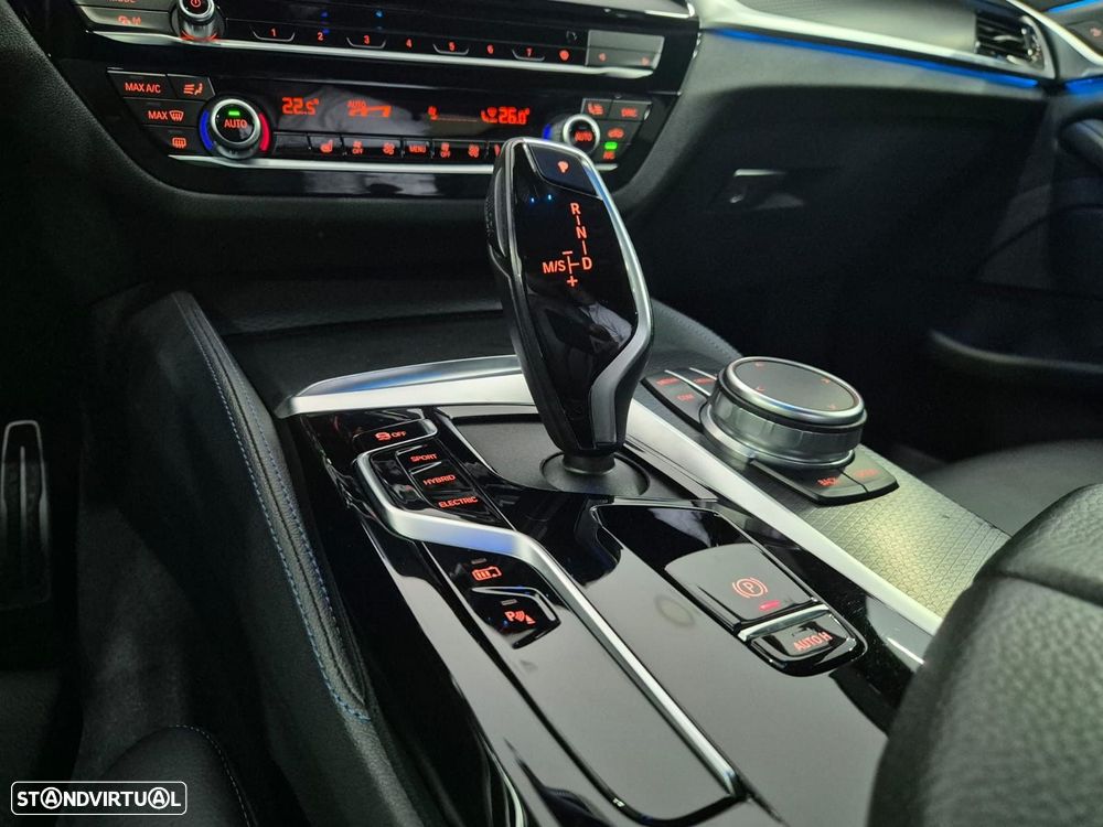 BMW 530 e Pack M - 14