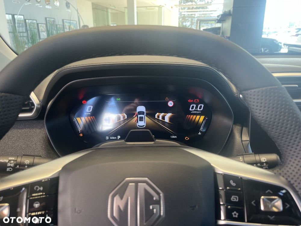 MG ZS Hybrid+ - 17