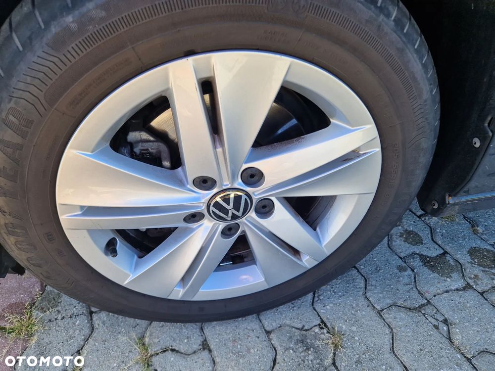 Volkswagen Golf - 10