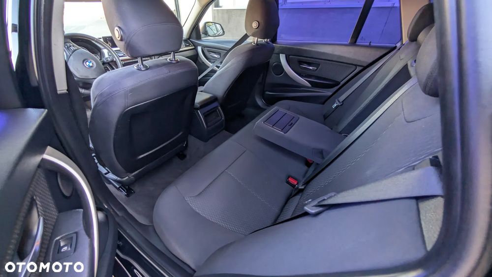 BMW Seria 3 320d DPF Blue Performance Edition Fleet - 34