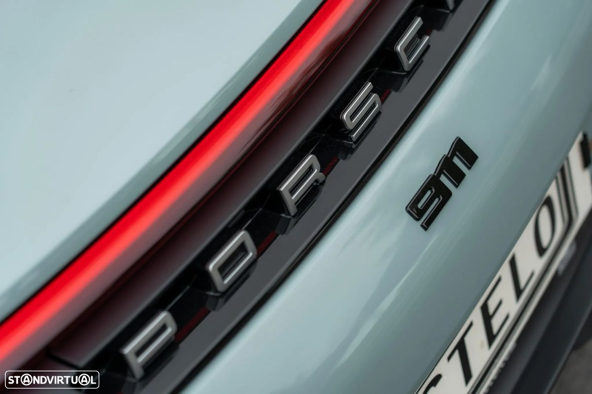 Porsche 911 (992) Carrera - 13