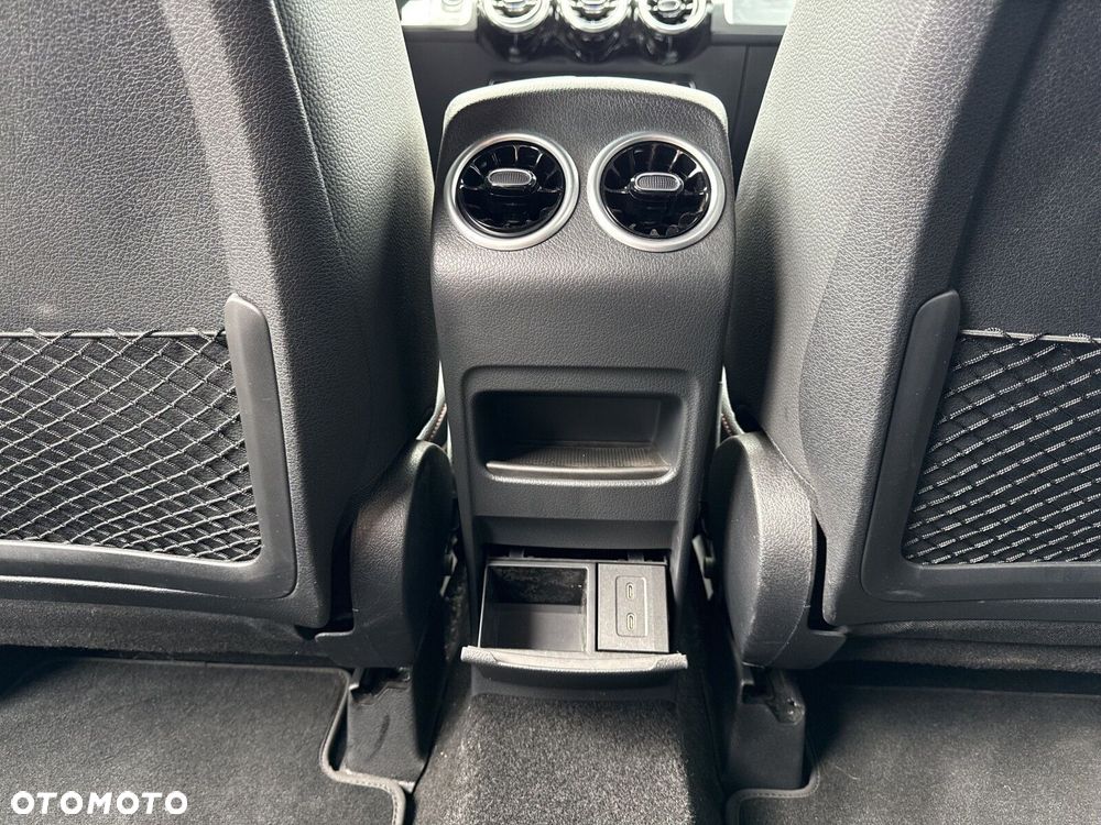 Mercedes-Benz GLB - 26