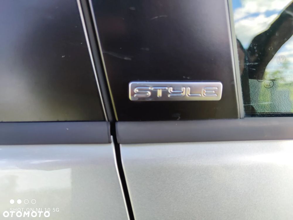 Volkswagen Golf Plus 1.6 TDI Comfortline DSG - 9
