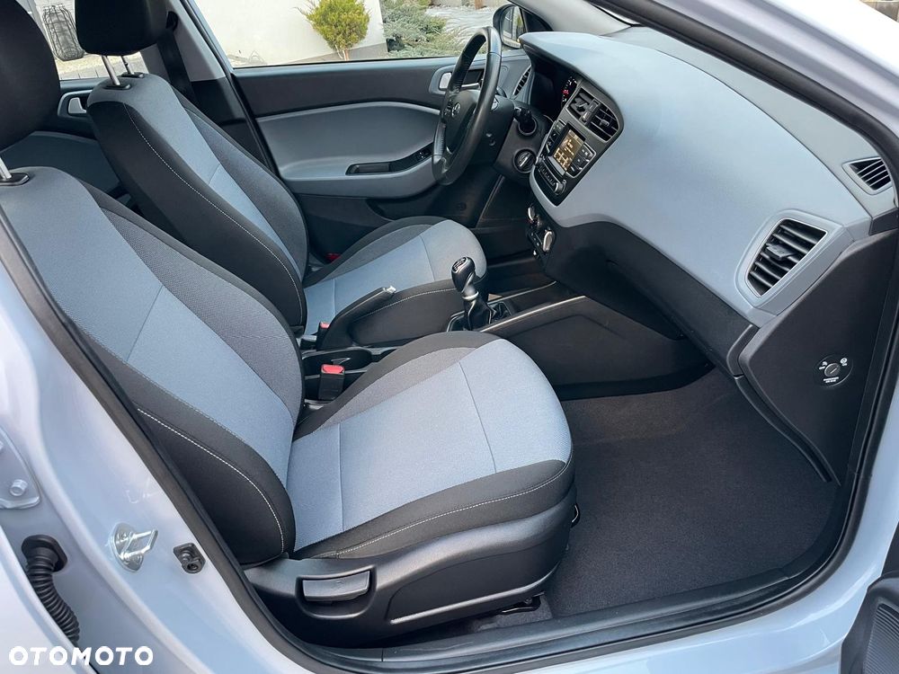 Hyundai i20 blue 1.4 Active Select - 20