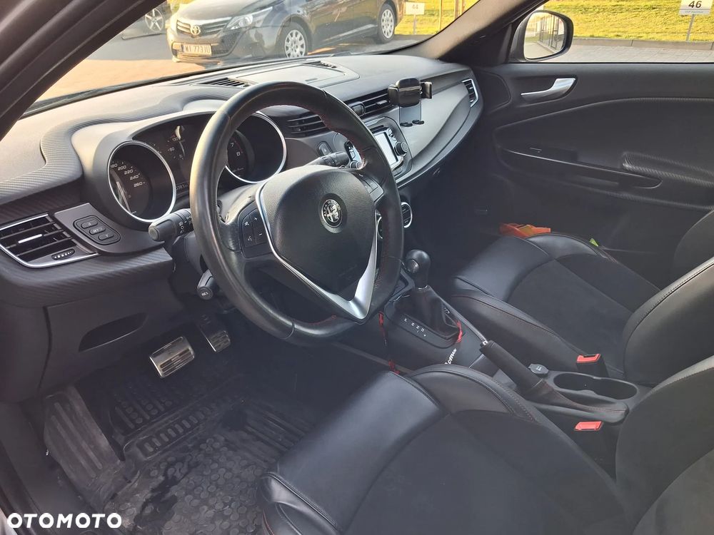 Alfa Romeo Giulietta 1750 TBi Veloce TCT - 16