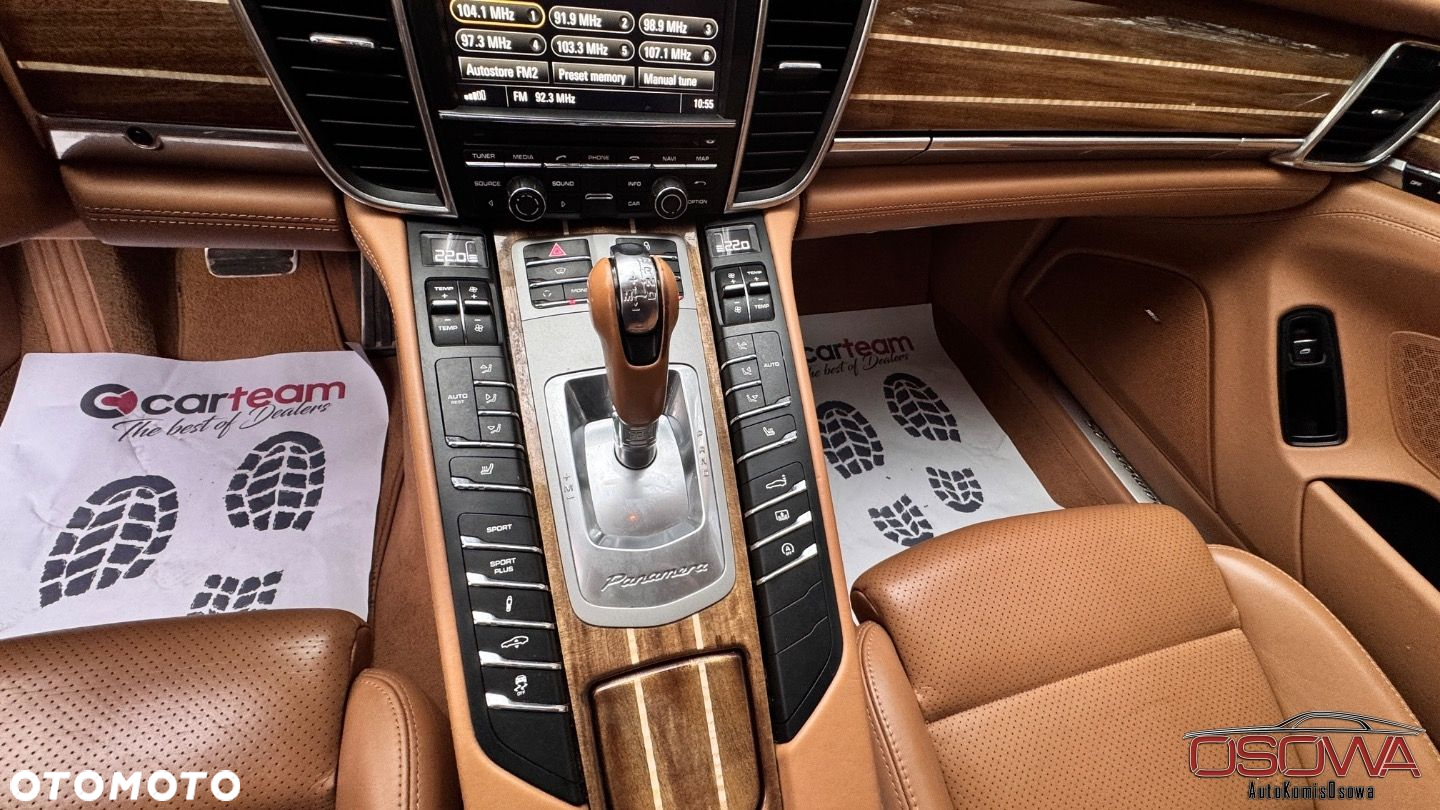 Porsche Panamera Turbo PDK - 33
