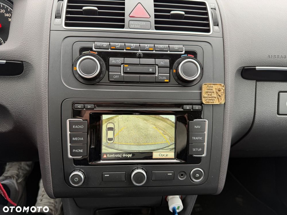 Volkswagen Touran 2.0 TDI Highline - 12