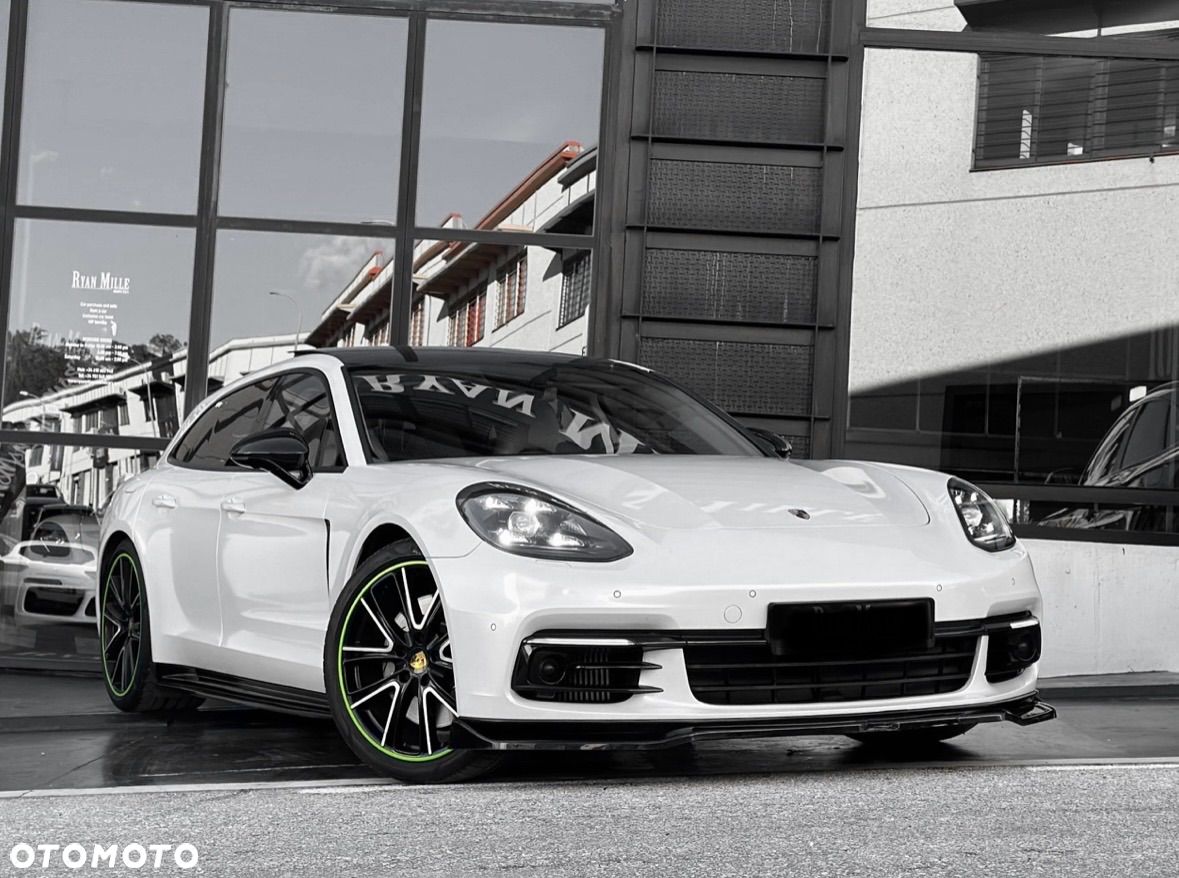 Porsche Panamera - 1
