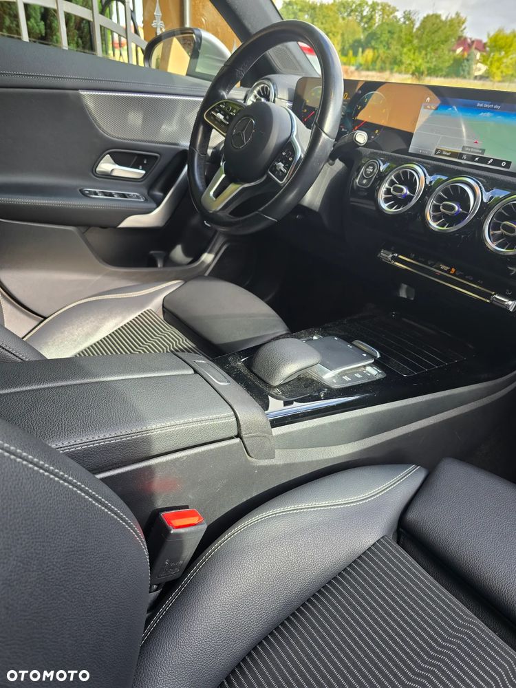Mercedes-Benz CLA 200 7G-DCT - 6