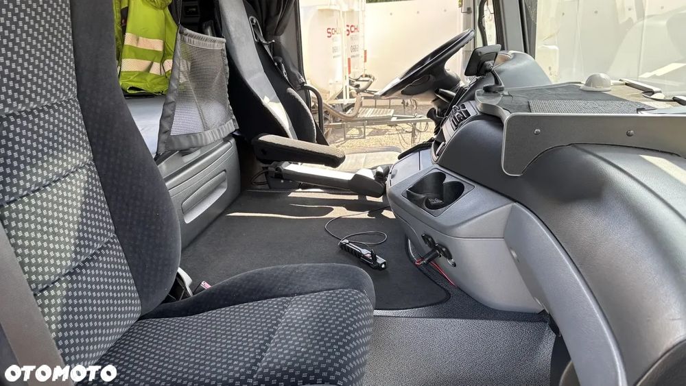 Mercedes-Benz 2548 - 18