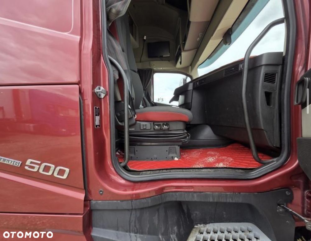 Volvo FH 500 XXL TELEWIZOR / KSENONY / FULL SPOJLERY / LAKIER METALIK / DŁUGA RAMA AKUMULATORY Z TYŁU / LAMPY LED / NAJWIĘKSZA KABINA XXL z TV / 2017 ROK !! - 33
