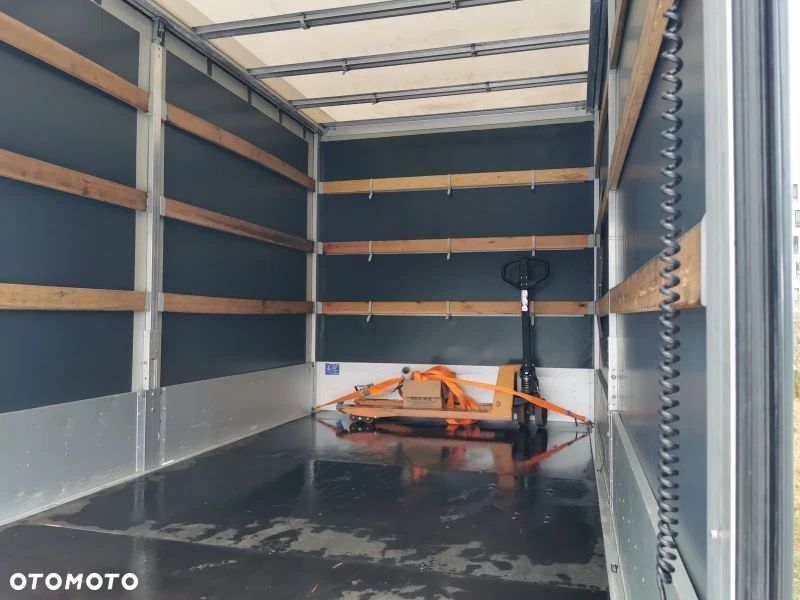 Mercedes-Benz Sprinter B907 - 7