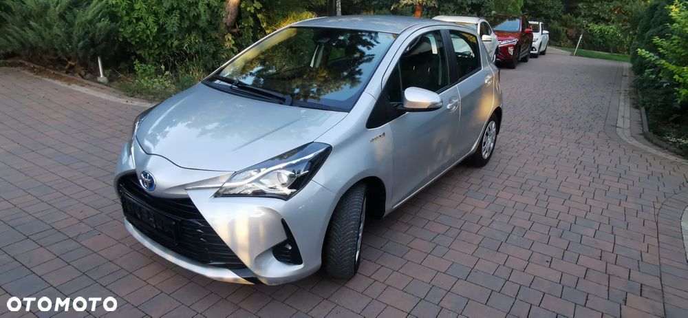 Toyota Yaris Hybrid 100 Active EU6 - 9