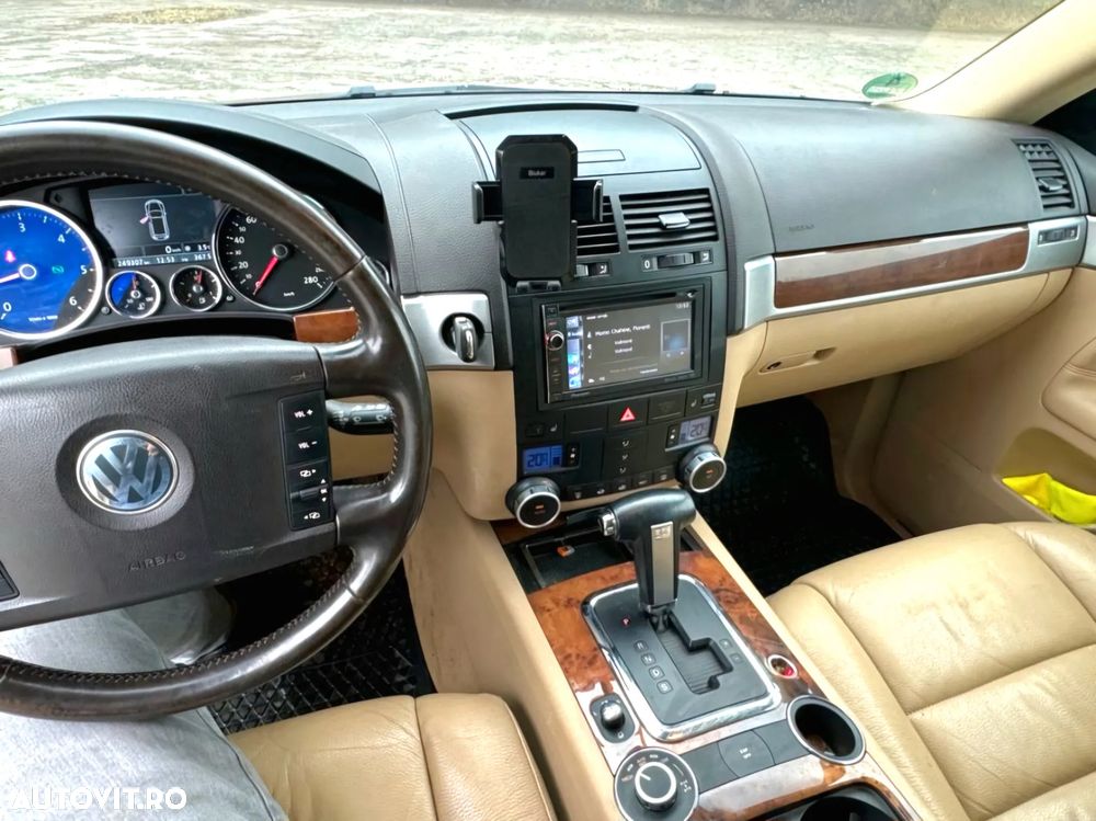 Volkswagen Touareg - 13